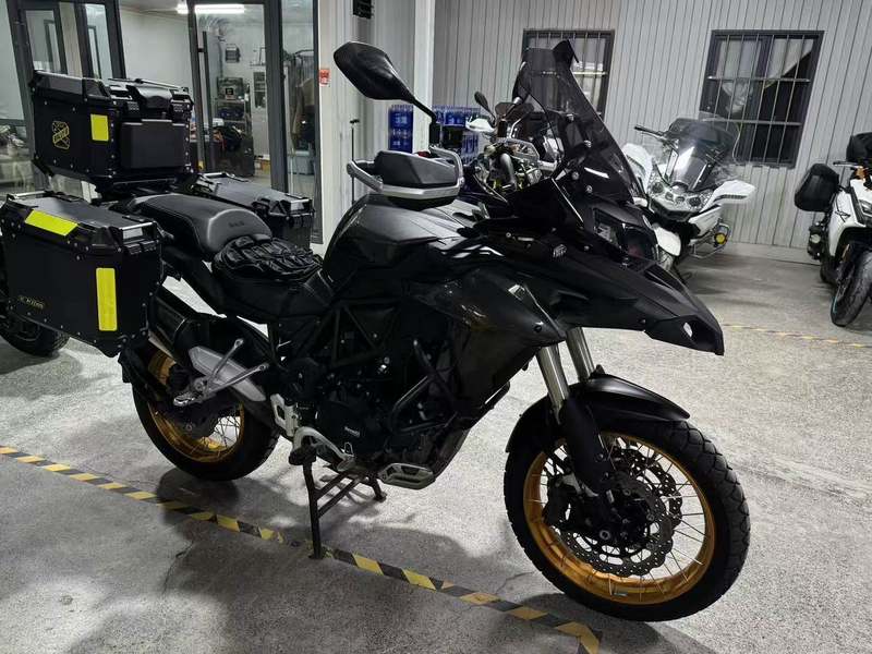 二手贝纳利金鹏 TRK502