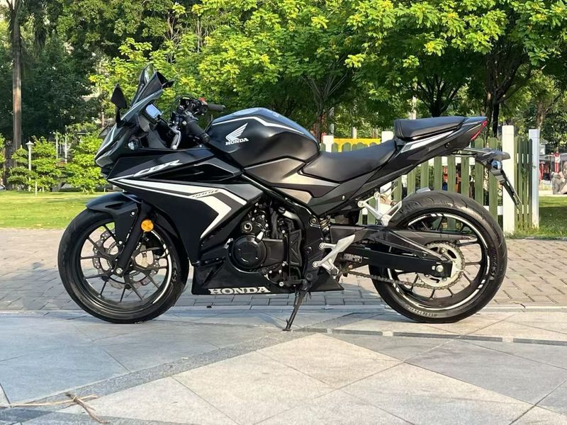 二手本田CBR400R