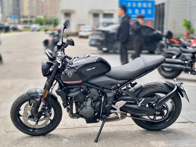 二手凯旋Trident 660