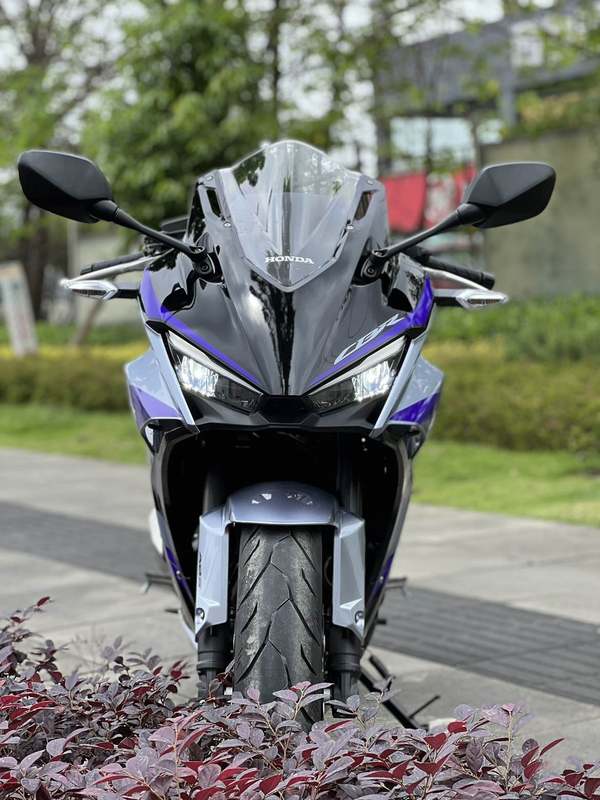 二手本田CBR400R