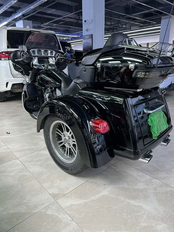 二手哈雷戴维森Tri Glide