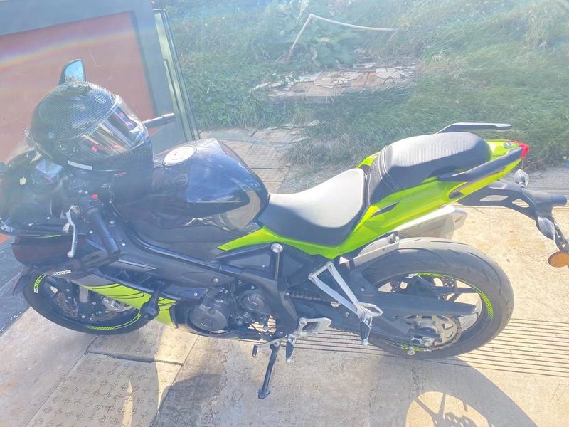 二手贝纳利龙卷风 Tornado 302R