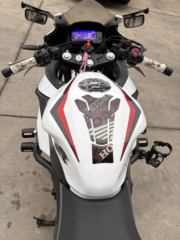 二手本田CBR400R