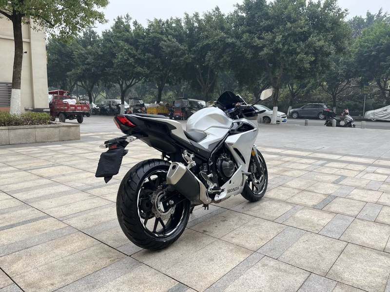 二手本田CBR400R