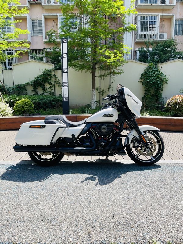 二手哈雷戴维森大道滑翔 Street Glide