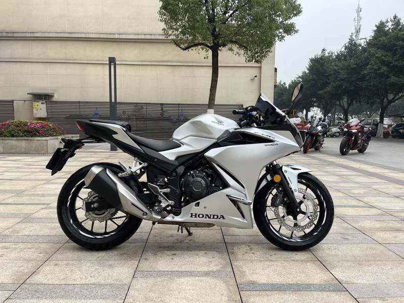 二手本田CBR400R