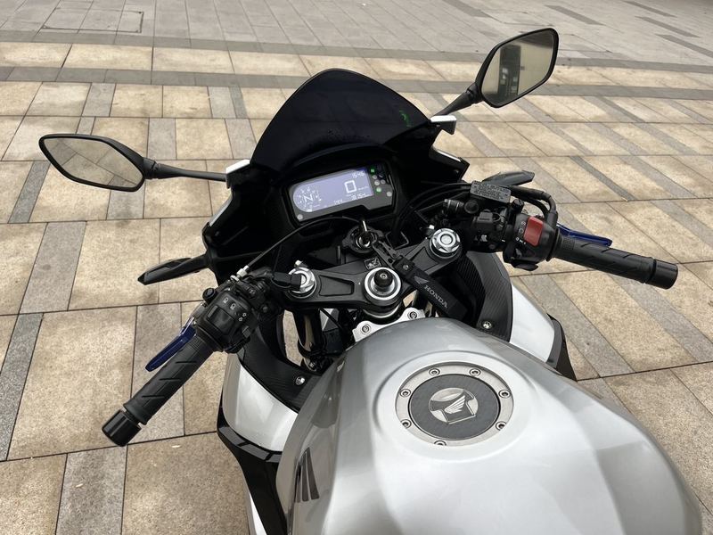 二手本田CBR400R