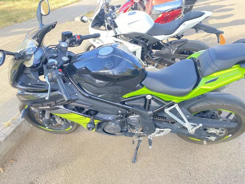 二手贝纳利龙卷风 Tornado 302R