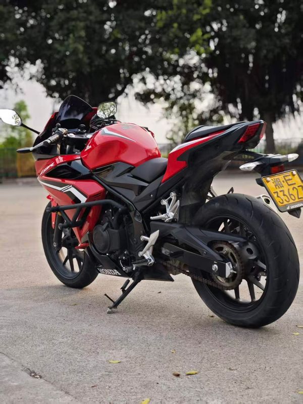二手本田CBR400R