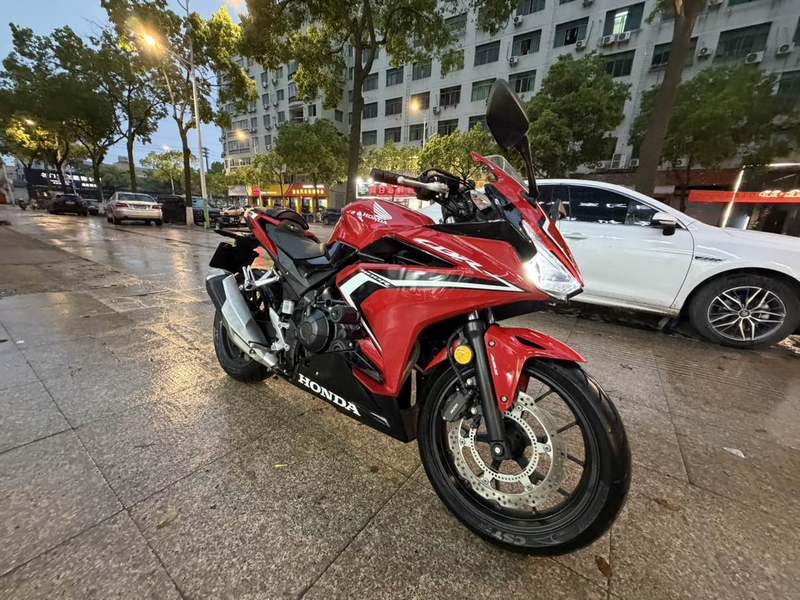 二手本田CBR400R