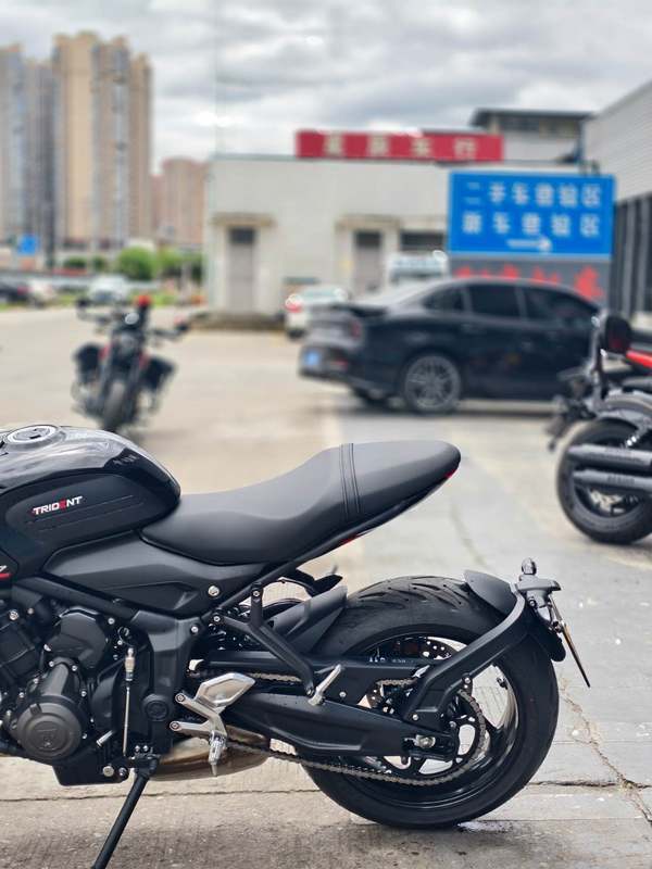 二手凯旋Trident 660