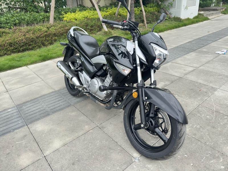 二手豪爵铃木骊驰 GW250