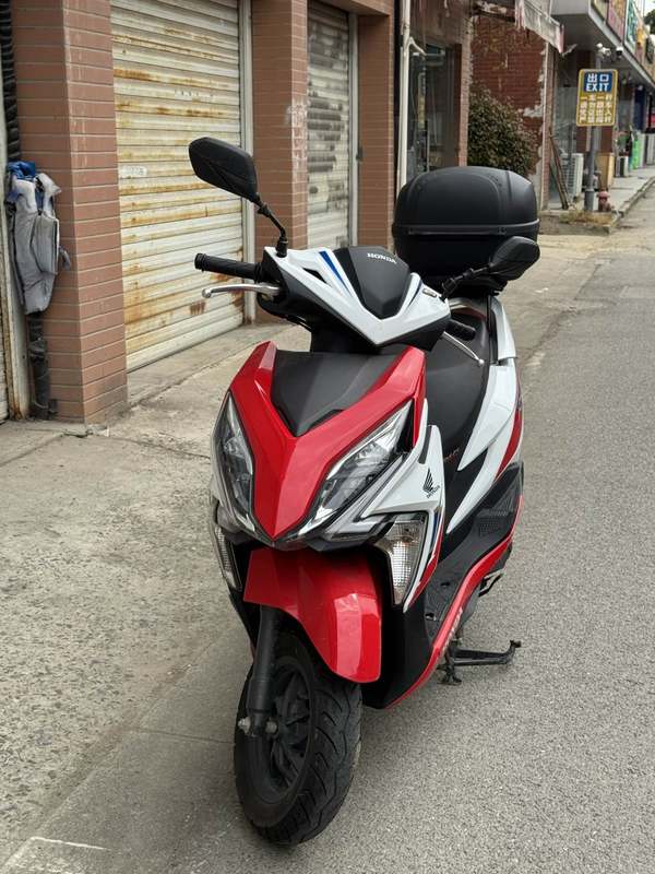 二手新大洲本田裂行 RX125Fi