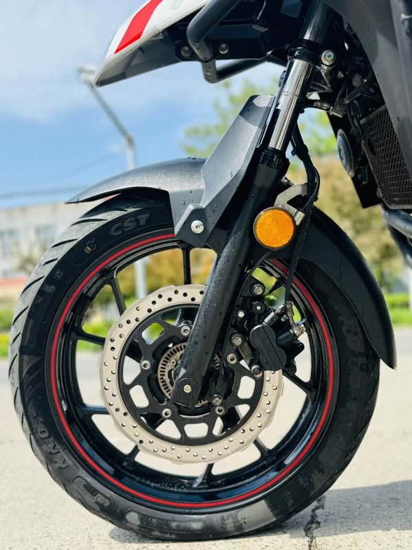 二手豪爵铃木DL250