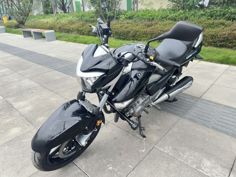 二手豪爵铃木骊驰 GW250