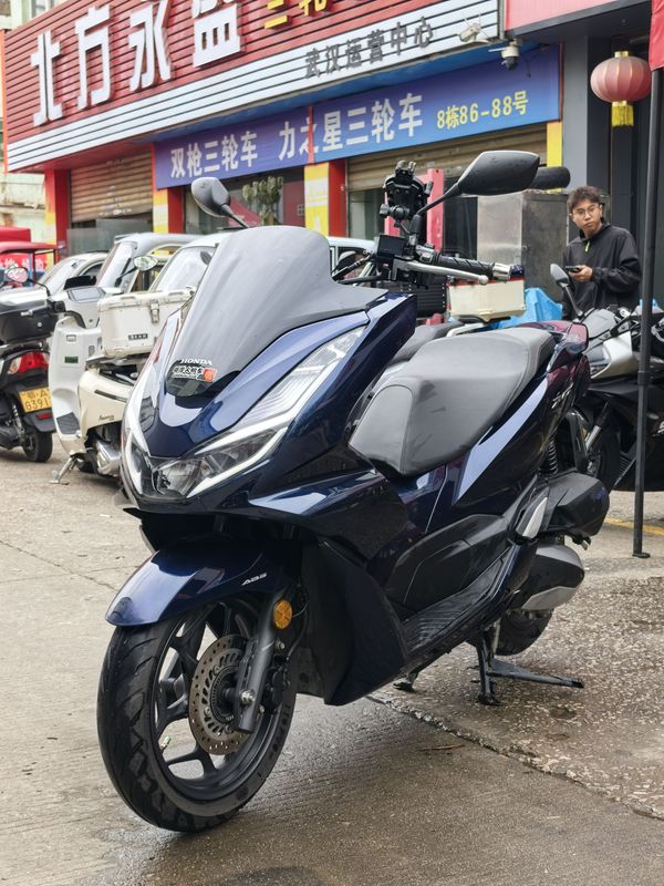 二手五羊本田PCX