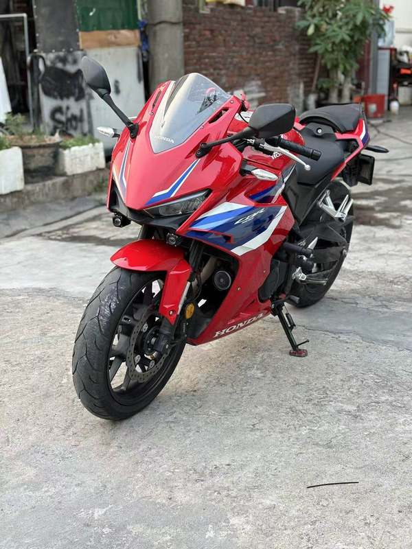 二手本田CBR400R