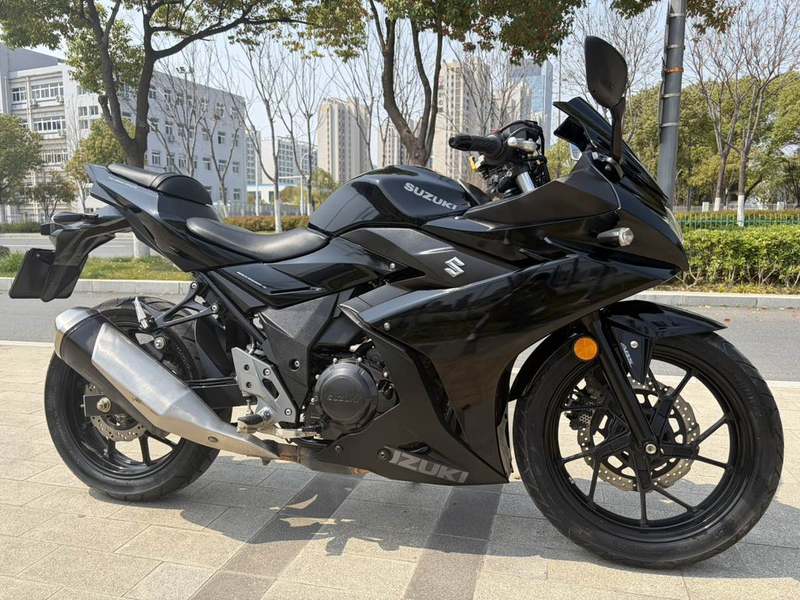 二手豪爵铃木GSX250R