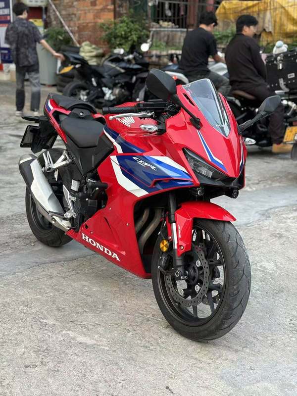 二手本田CBR400R