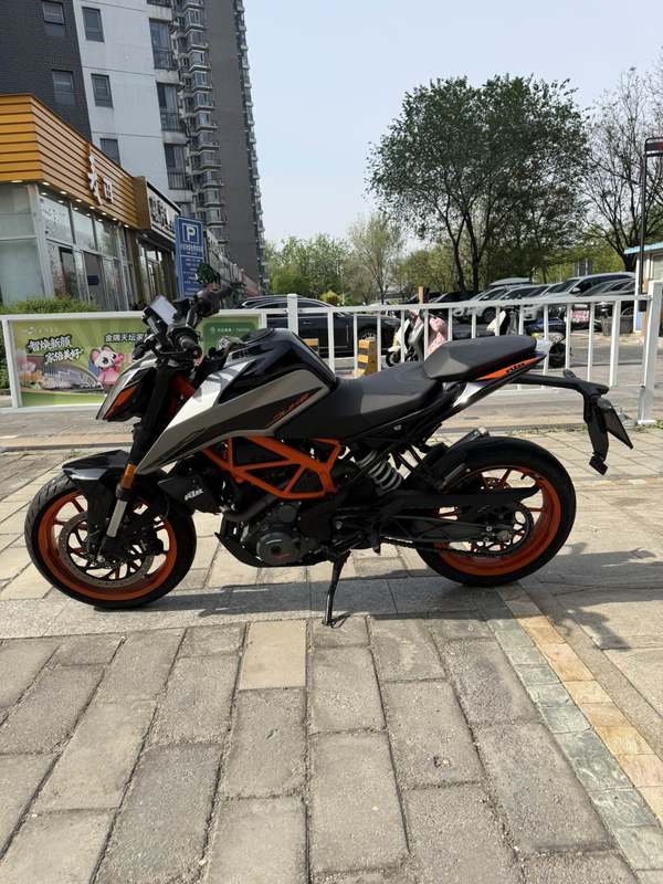 二手KTMR2R390 Duke
