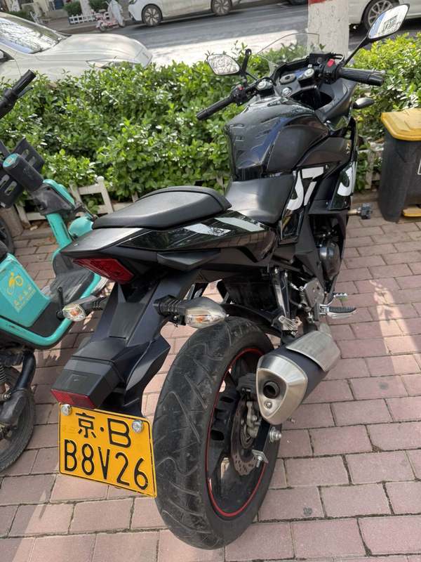 二手豪爵铃木GSX250R