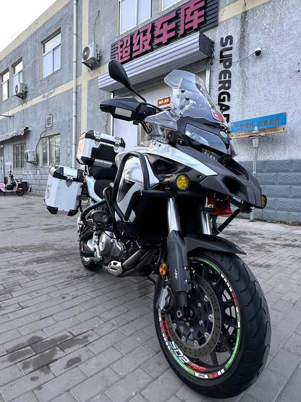 二手贝纳利金鹏 TRK502