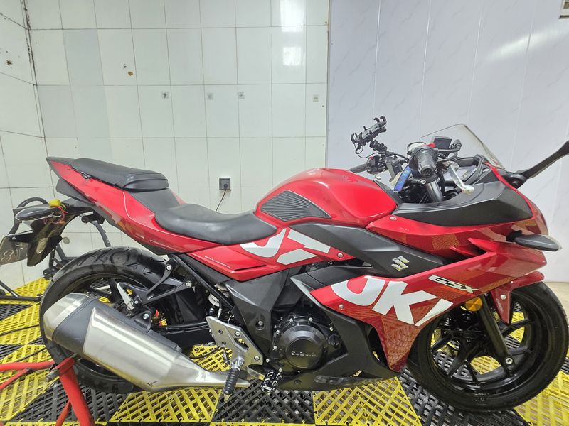 二手豪爵铃木GSX250R