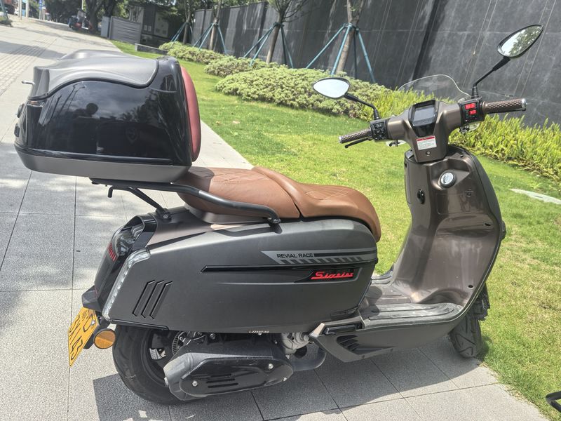 二手维多利亚Sixties 250Si