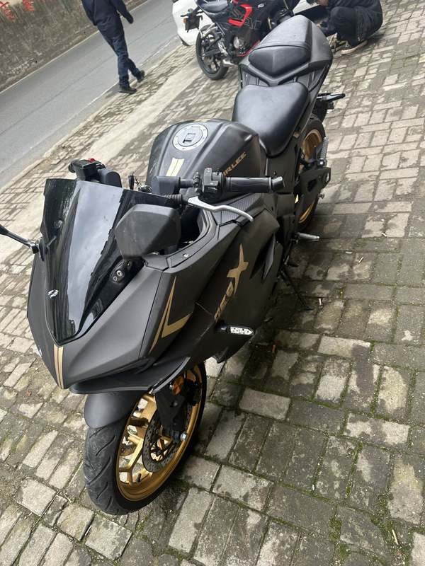 二手喜力蛟龙200