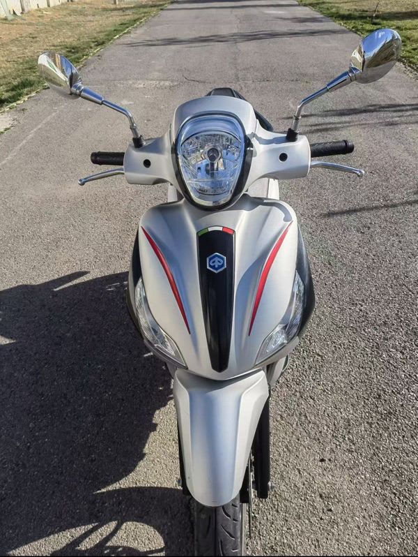 二手比亚乔Medley 150