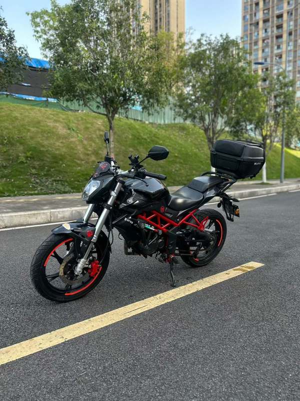 二手贝纳利红宝龙 TNT150i