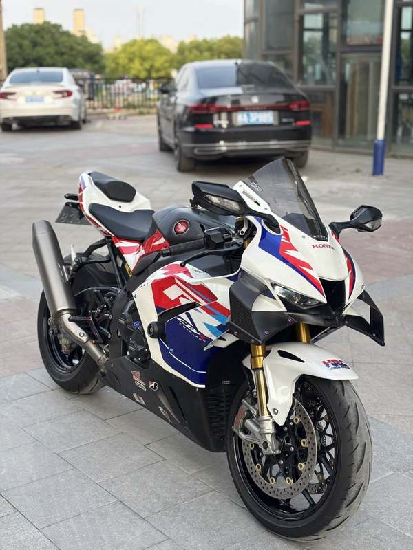 二手本田CBR 1000 RR-R