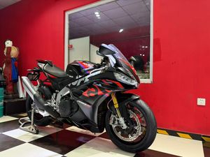 二手阿普利亚RSV4