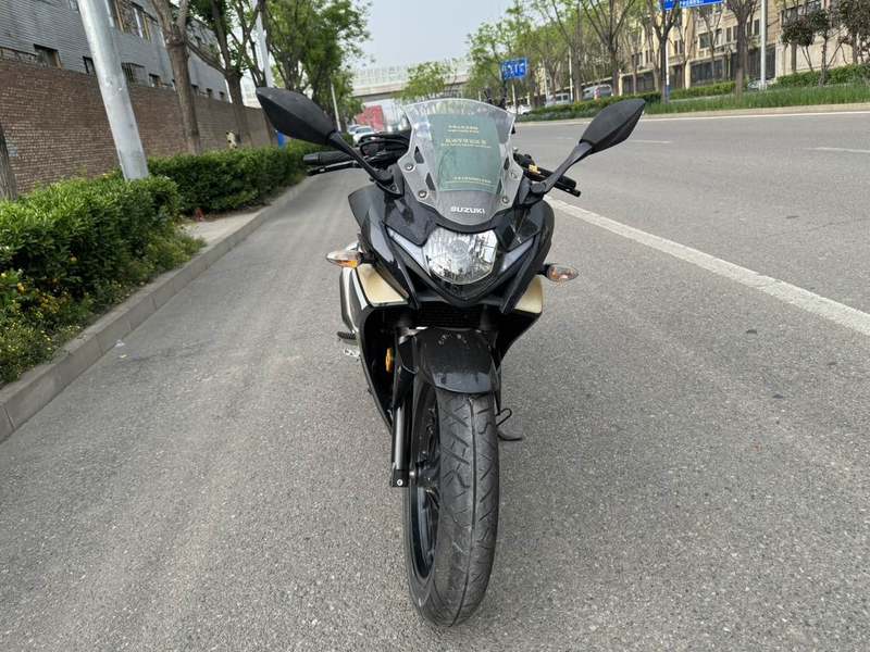 二手豪爵铃木GSX250R