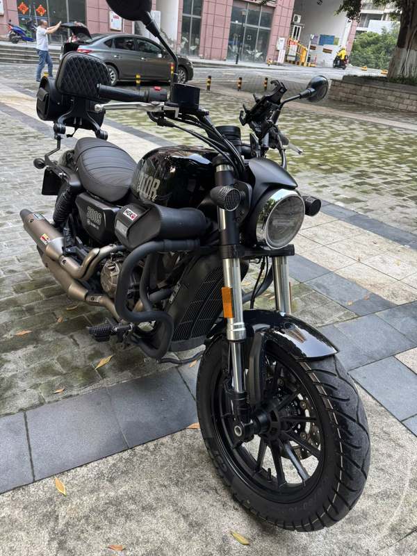 二手QJMOTOR闪300