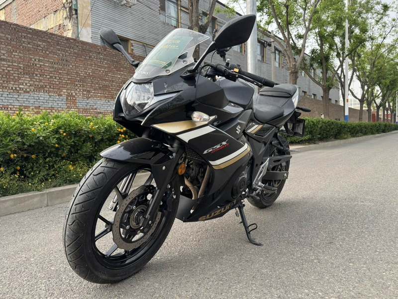 二手豪爵铃木GSX250R