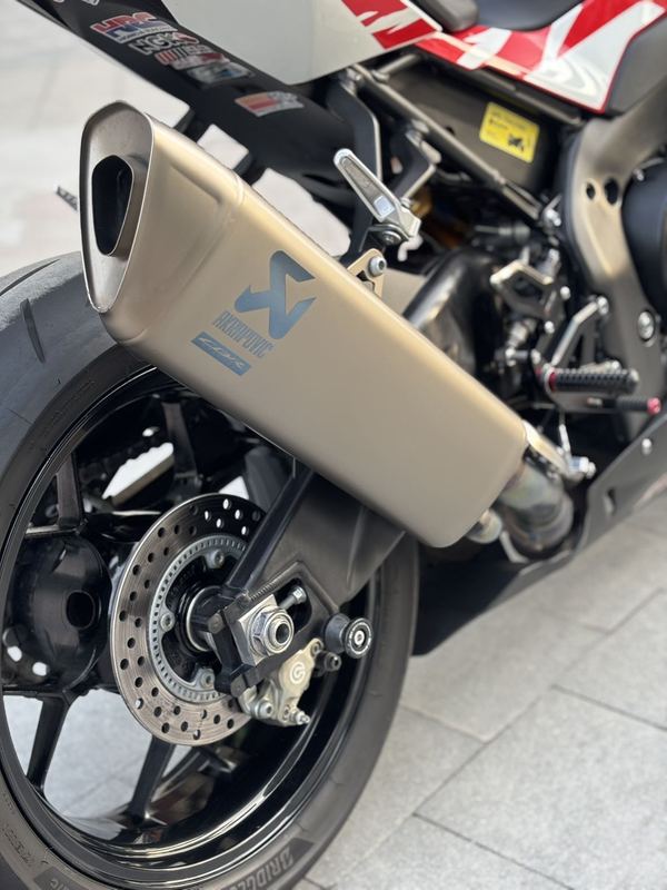 二手本田CBR 1000 RR-R