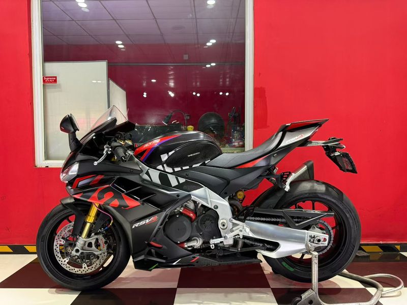 二手阿普利亚RSV4