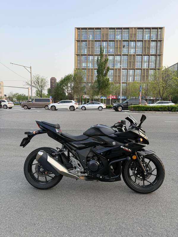 二手豪爵铃木GSX250R