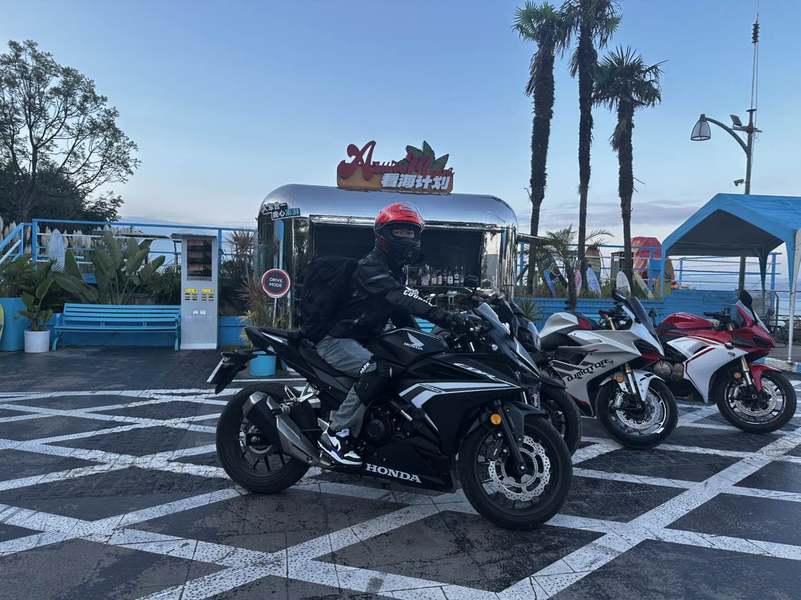 二手本田CBR400R