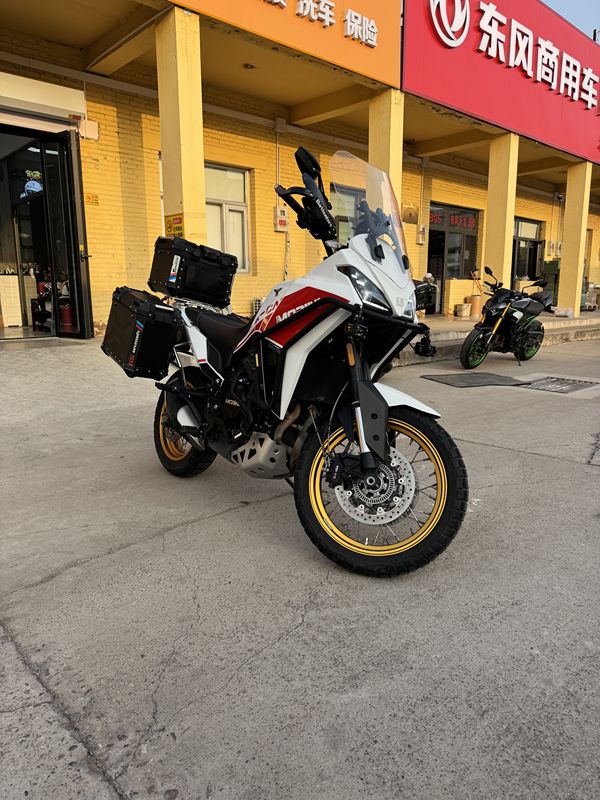 二手摩托莫里尼X-Cape 650