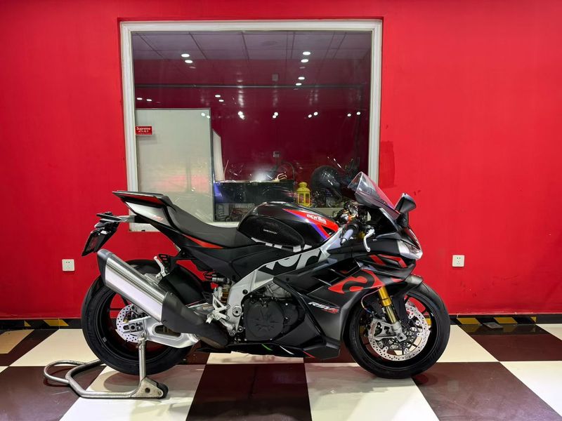 二手阿普利亚RSV4