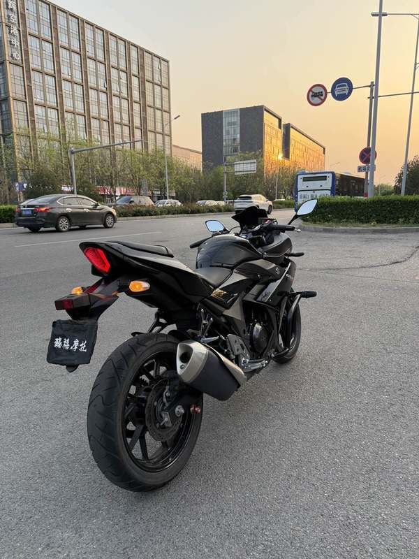 二手豪爵铃木GSX250R