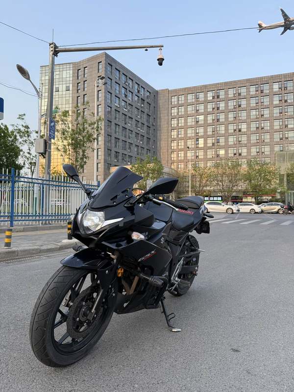 二手豪爵铃木GSX250R