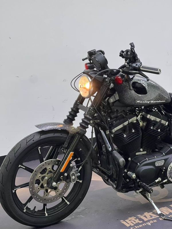 二手哈雷戴维森Iron883 硬汉