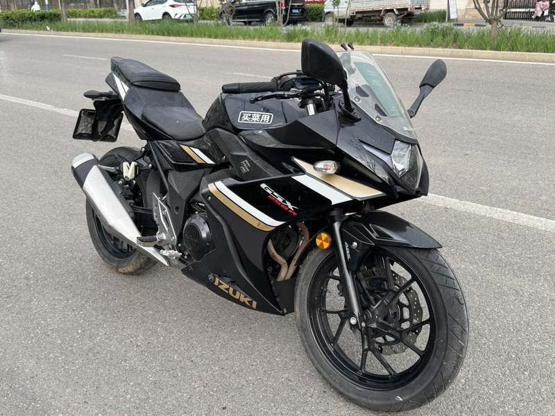 二手豪爵铃木GSX250R