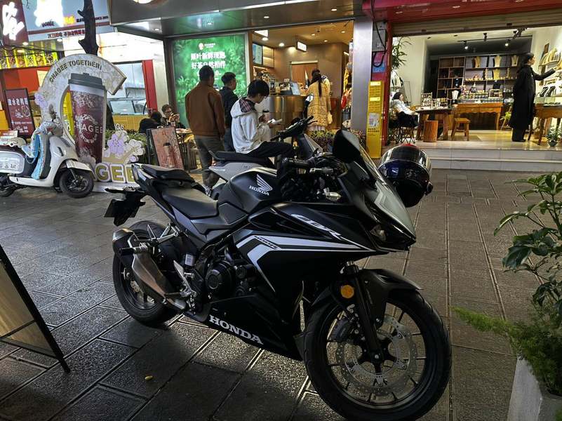 二手本田CBR400R
