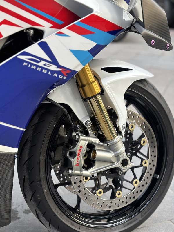 二手本田CBR 1000 RR-R