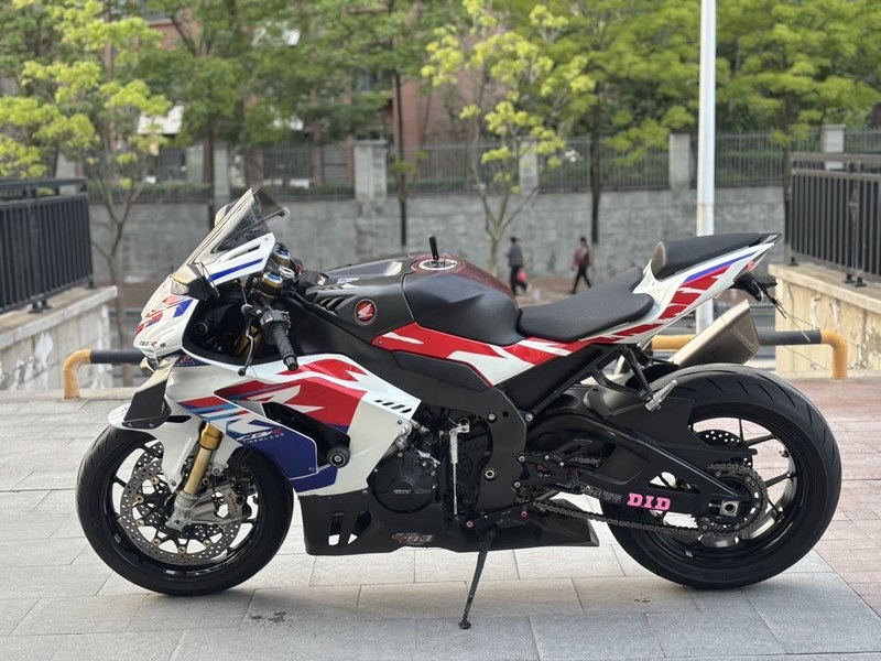 二手本田CBR 1000 RR-R