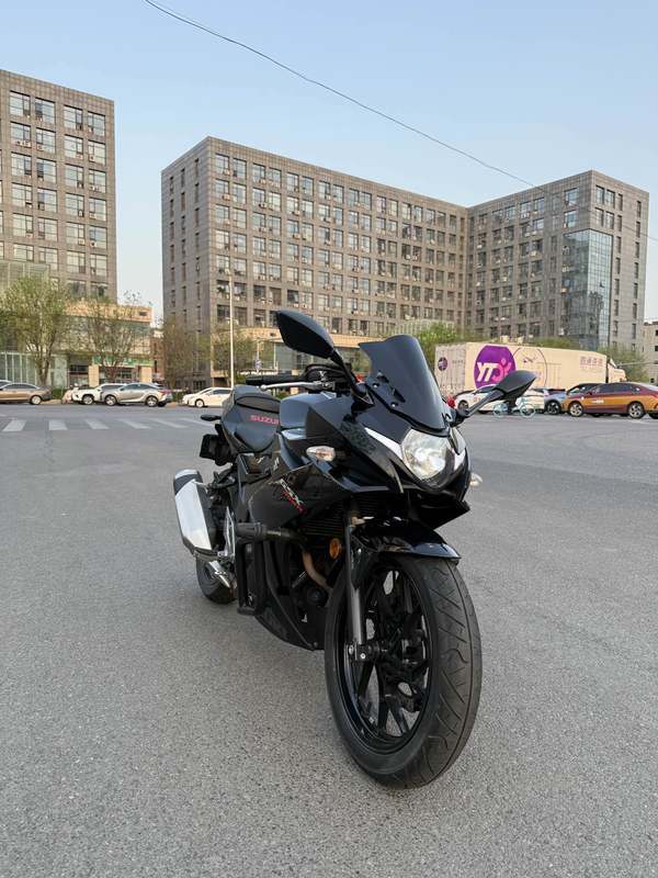 二手豪爵铃木GSX250R